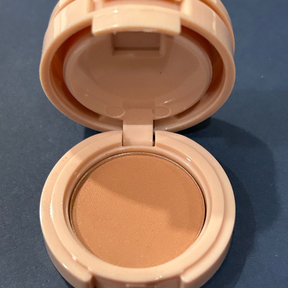 Cream Eyeshadow - Picture 3 of 5